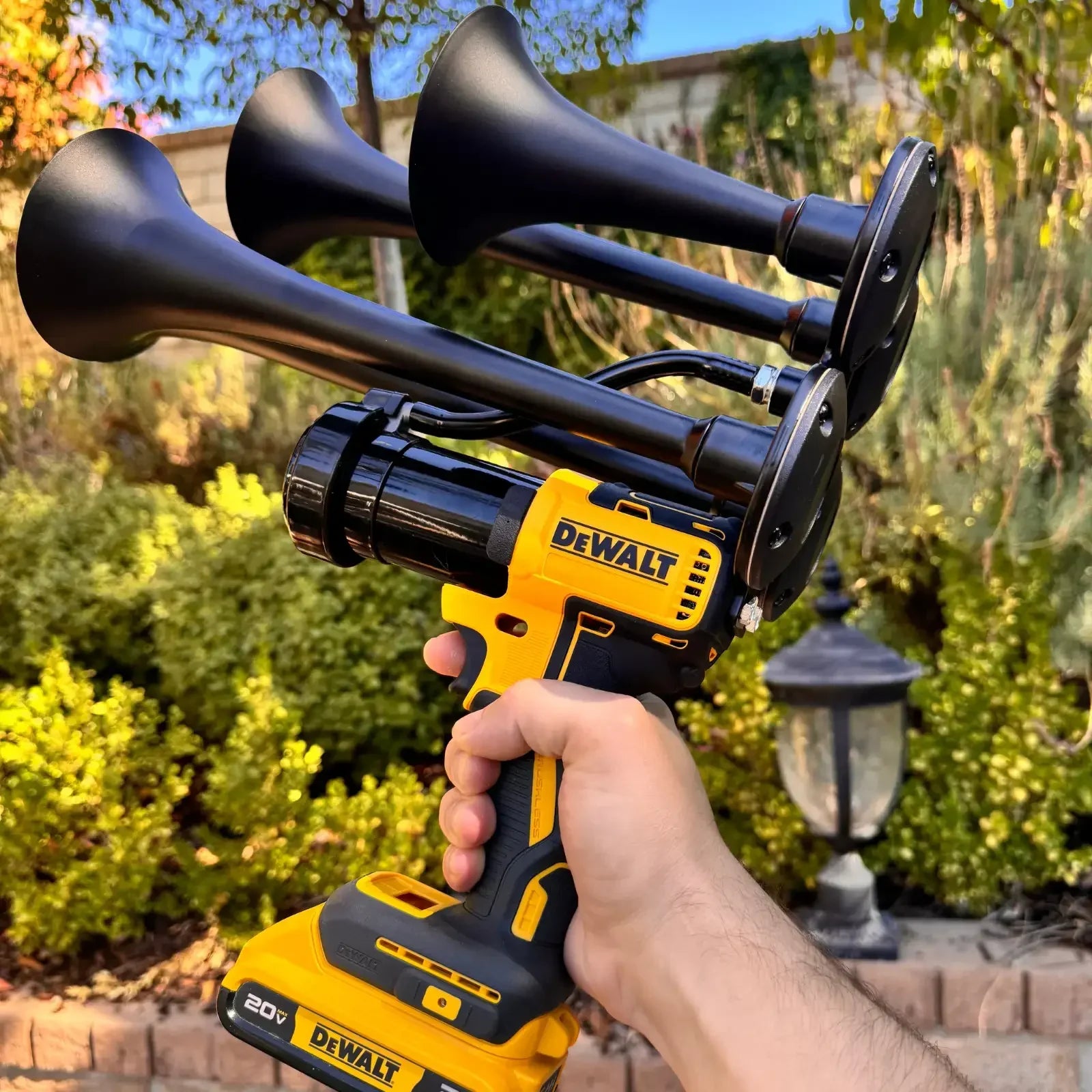 Train Horn for DeWalt Batteries – Quad